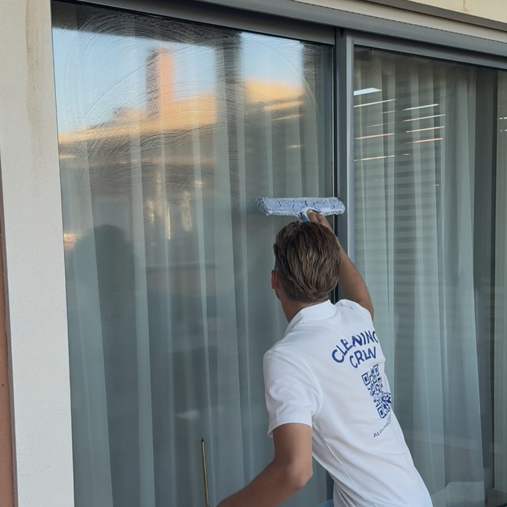 Exterior window cleaning at an apartment in Vilamoura