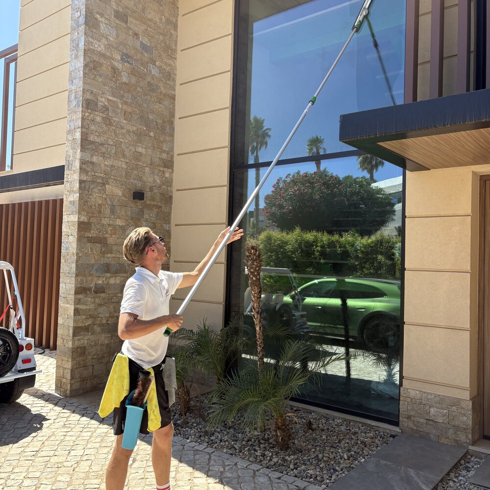 Glass restoration and villa window cleaning in Vale Formoso, Almancil